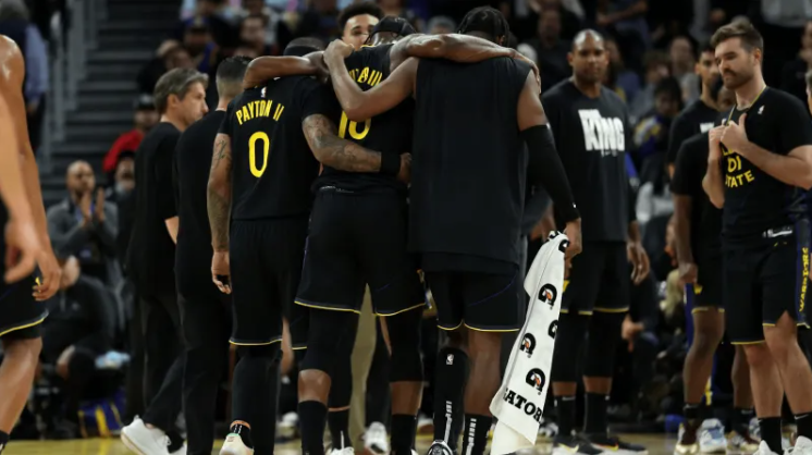 开云体育下载-库明加复出惊艳！勇士惨遭双杀，库里低迷16中6，格林又拖后腿