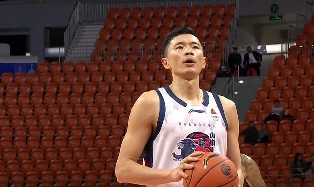 开云体育下载网址-1人正常，10人低迷，山东男篮客场爆冷真不冤，邱彪休赛期在干啥