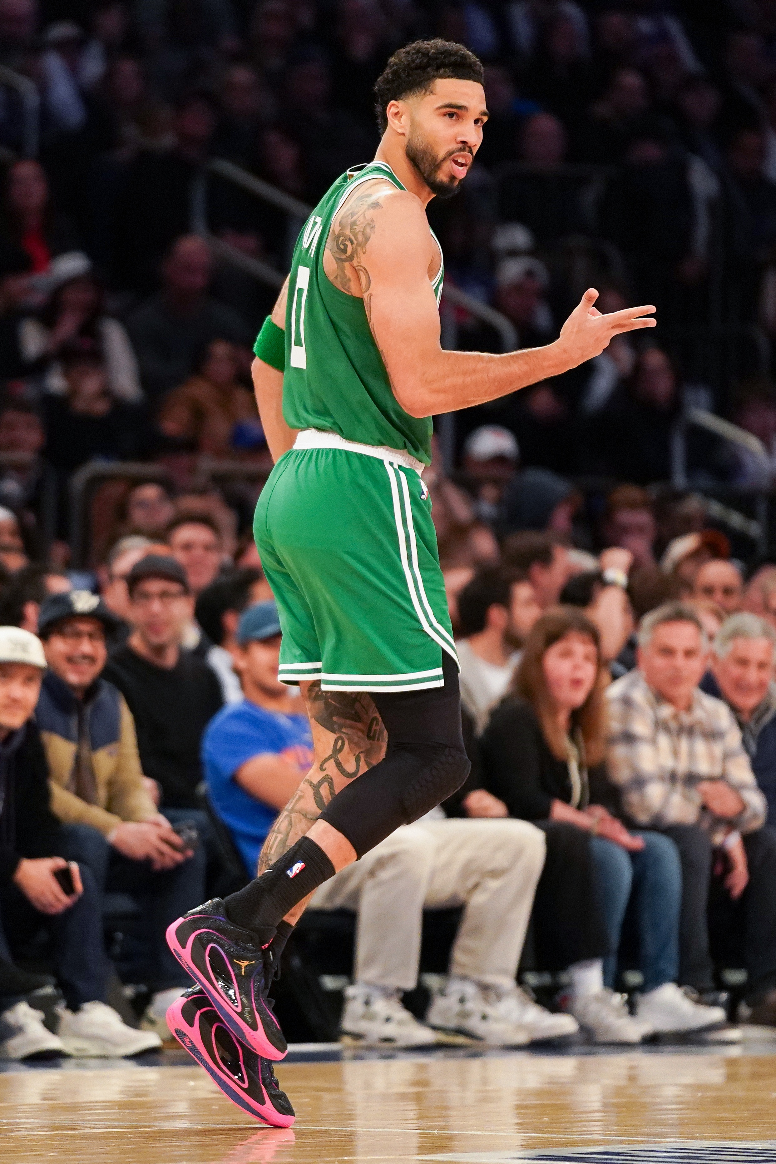 kaiyun-记者：希望塔图姆能对自己更宽容一些 一步一步慢慢来